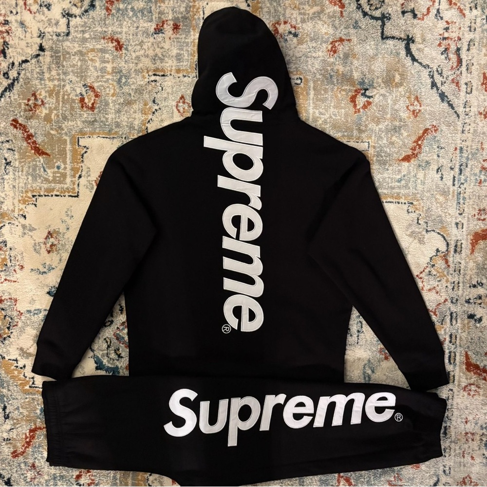 Supreme set